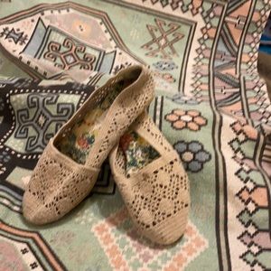 (3/$15)   Crochet flats